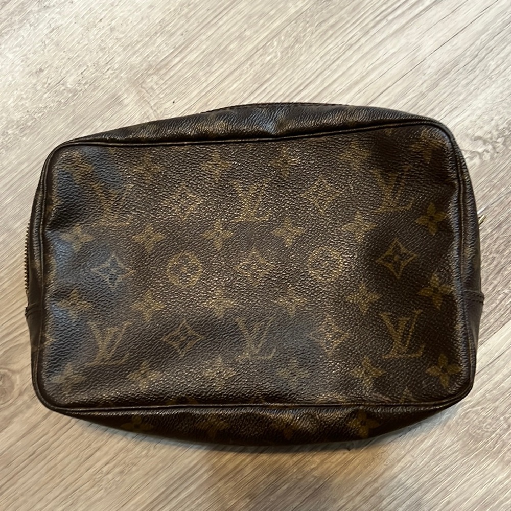 Vintage Louis Vuitton Trousse 23